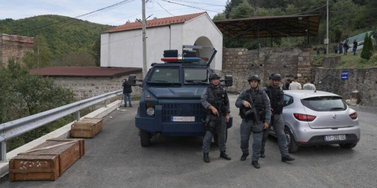 Krimet e Rënda aksion në veri, bastisje në Banjskë – sekuestrohen armë e dokumente