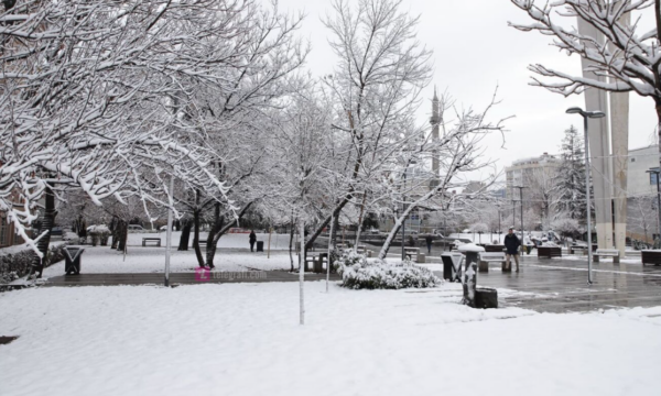Bien temperaturat, nesër pritet bora
