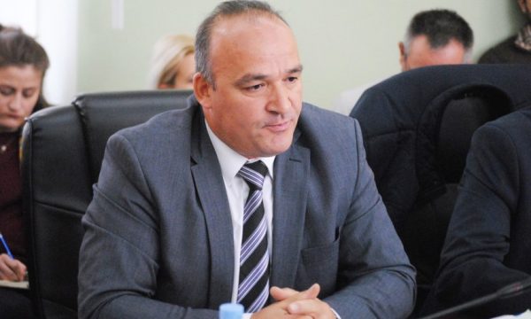 “Na tronditi të gjithëve me rrethanat e vdekjes”, Bulliqi ngushëllon për të riun që vdiq pasi u rrah brutalisht