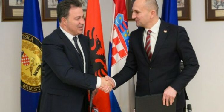 Ministri shqiptar i Mbrojtjes në Zagreb: E vlerësojmë mbështetjen që Kroacia i jep Kosovës