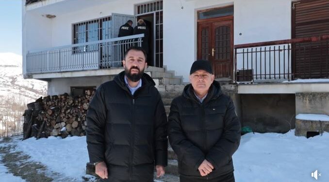 Sveçla e Krasniqi arrijnë në një aksion në Dragash: Mbyllëm katër komuna paralele!