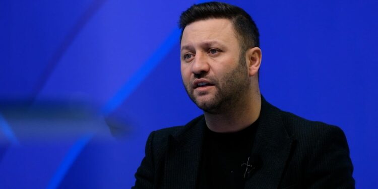 Panduri: Pritet të ketë rinkonfigurim të forcave politike në Kuvend/LDK-ja thotë se ka dyfishim të votës, PDK-ja del 5% më ulët në sondazhe