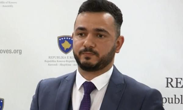 “500 mu, 130 mi nal”, biseda për ryshfet të deputetit Erxhan Galushi, ai i komenton si shaka