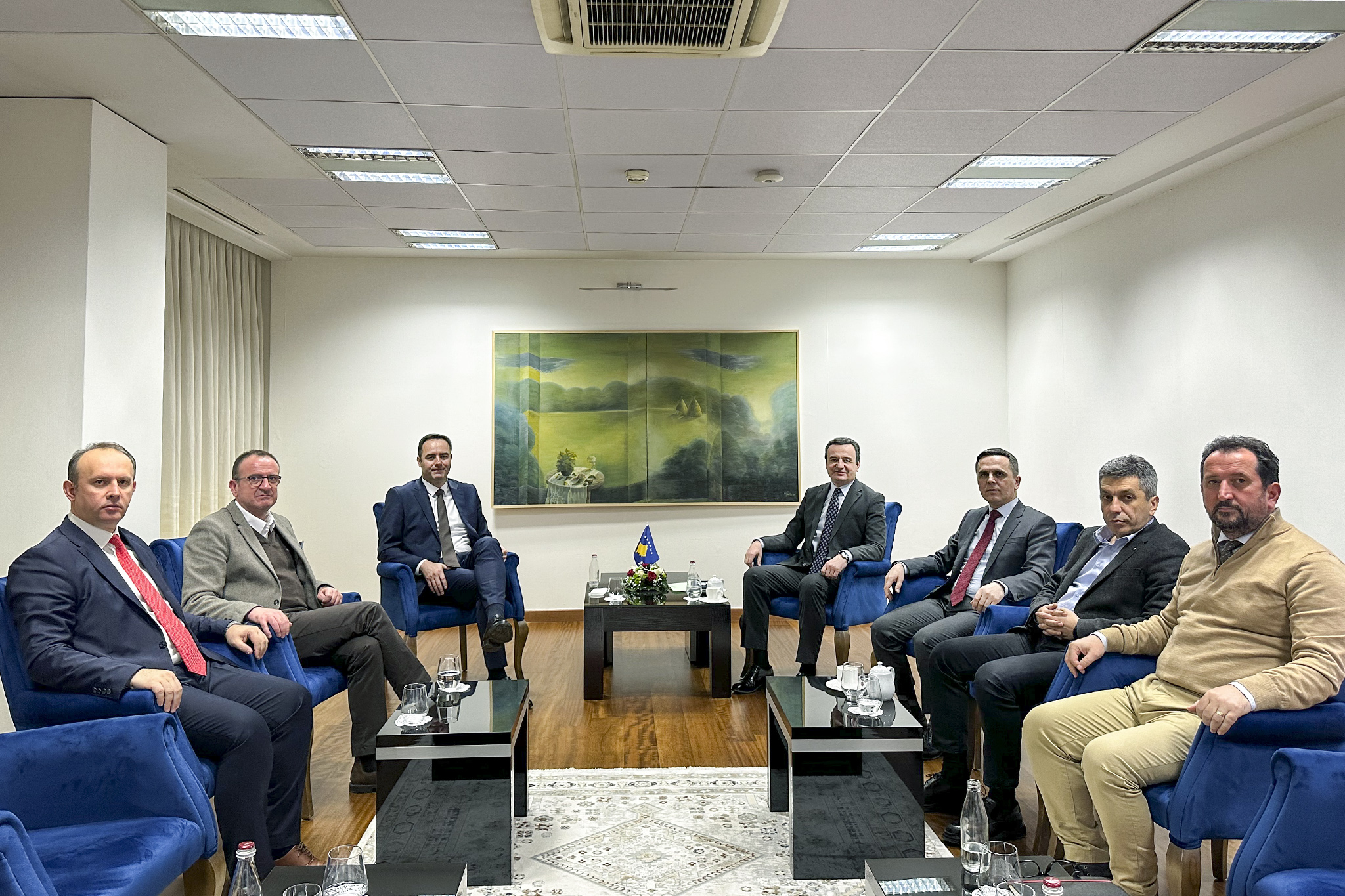 Lëvizja BESA: Në takim me Kurtin u diskutua edhe ideja e një kandidati për president të RMV-së