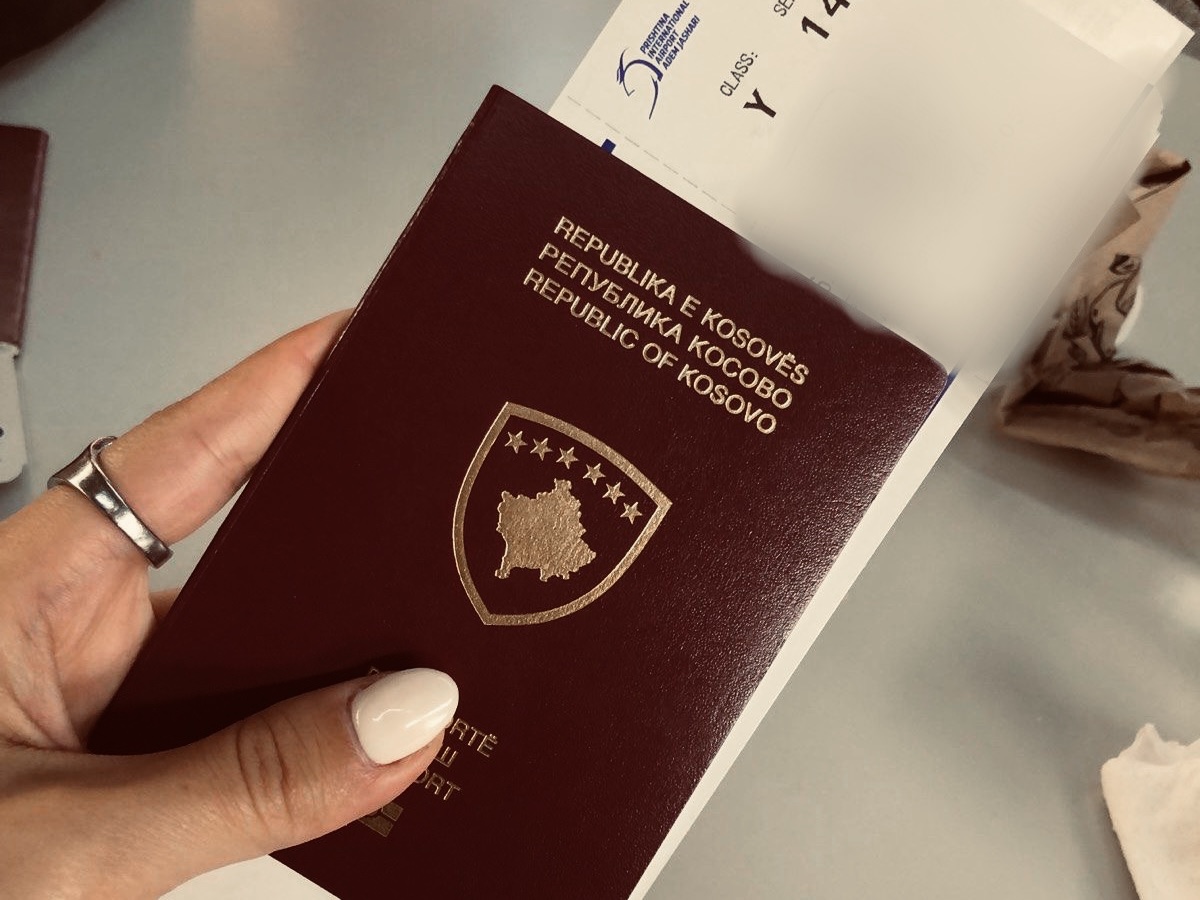 Rreth 4 mijë kërkesa në ditë për pasaporta të Kosovës
