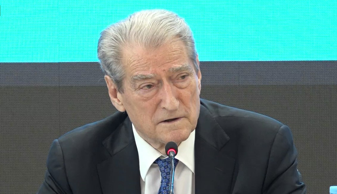 Berisha: Liberalizimi i vizave arritje e madhe, por jo edhe për argatin e Vuçiqit, Ramën