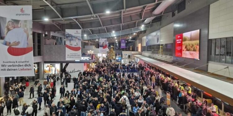 “Mbi 110 mijë qytetarë lëvizën për 10 ditë në Aeroportin Adem Jashari”