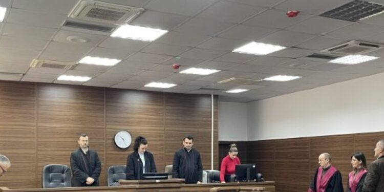 Nuk e hoqën nga lista e pagave mësuesin që kishte vdekur, nga 500 euro gjobë për korrupsion ndaj zyrtarit komunal dhe drejtorit të shkollës