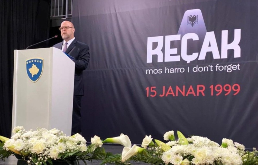 Hovenier: Askush të mos harrojë apo mohojë atë që ndodhi në Reçak