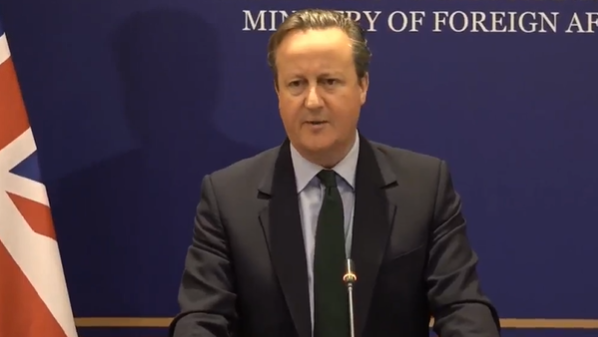 Cameron në Prishtinë: Jemi këtu për t’ju përkrahur, ndihmuar dhe promovuar