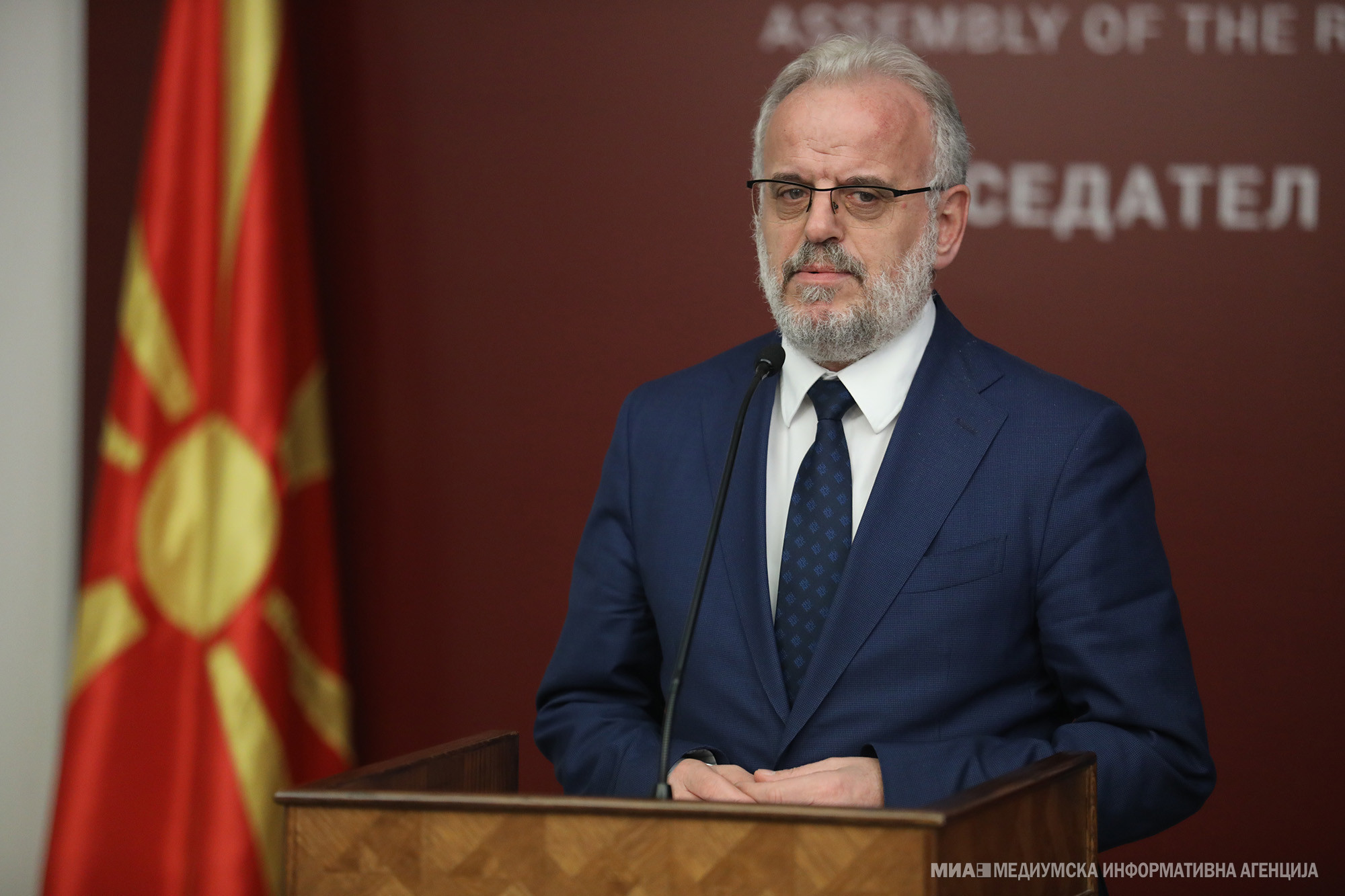 Talat Xhaferi dorëzon përbërjen dhe programin qeveritar