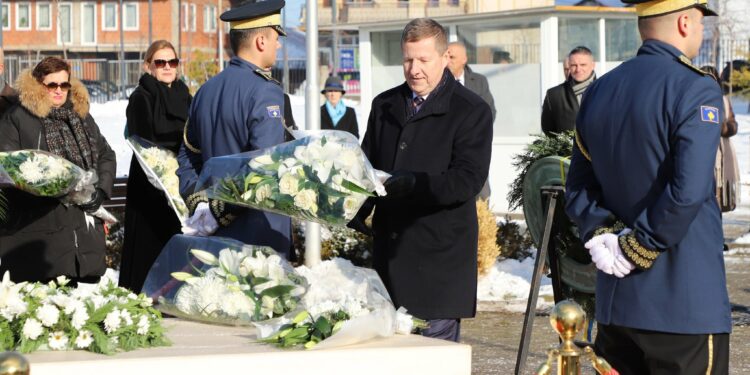 Shefi i BE-së në Kosovë: Rugova do të mbahet mend gjithmonë si njeri i përkushtuar ndaj paqes
