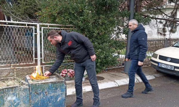 Në vendin ku u vra Oliver Ivanoviq, ndizen qirinj – Gazeta Express
