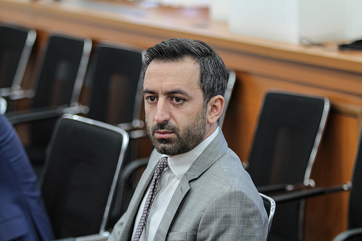 Deputeti Basha e krahason prokurorinë e Kosovës me të Serbisë për rastin e Radojiçiqit