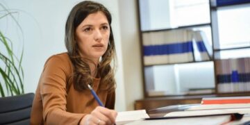 Rrahja brutale e Sanduloviqit, Haxhiu: Serbia është ende në vitet e ’90-ta, komuniteti ndërkombëtar ta dënojë këtë akt