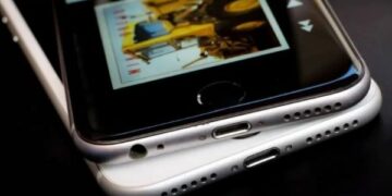 Apple fillon pagesat lidhur me pretendimet se kishte ngadalësuar qëllimisht iPhonët