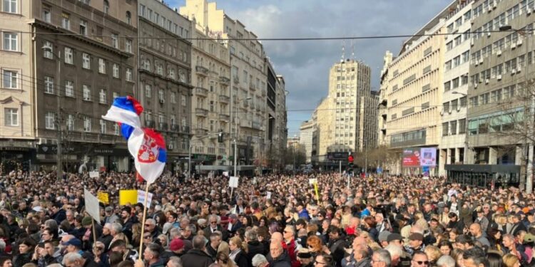 Rifillojnë protestat në Serbi – opozita kërkon anulimin e zgjedhjeve të diskutueshme