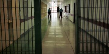 Një i burgosur rrah dy gardianë të burgut të Pasjakut në Novobërdë