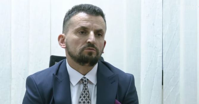 Ish-polici që dha dorëheqje pas 24 vitesh thotë se vendimi nuk ishte i lehtë