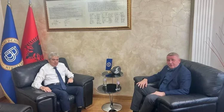 Ish komandanti i UÇK-së uron Ahmetin për emërtimin e kryeministrit të parë shqiptar në Maqedoni