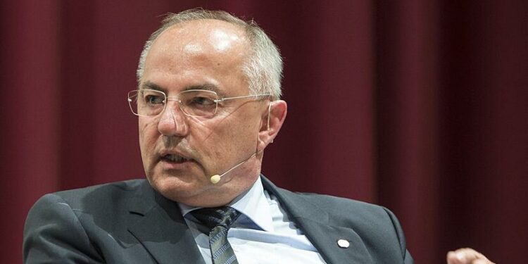 Deputeti gjerman: Nuk mund ta tolerojmë sjelljen autokratike të Vuçiqit