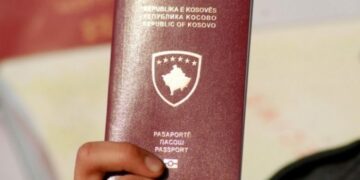 Njohja e pasaportës së Kosovës i nxjerr telashe ministrit të jashtëm spanjoll
