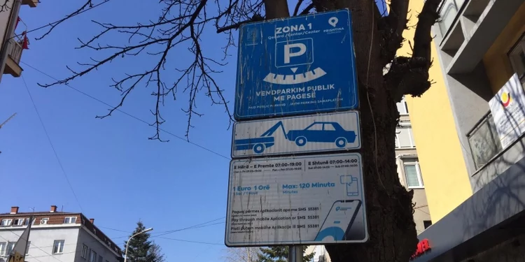Nesër hyn në fuqi rregullorja e re për menaxhimin e parkingjeve në Prishtinë