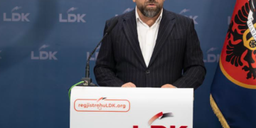 Rukiqi: 28% e kosovarëve planifikojnë të migrojnë, kryeministri flet për luftë imagjinare me Serbinë