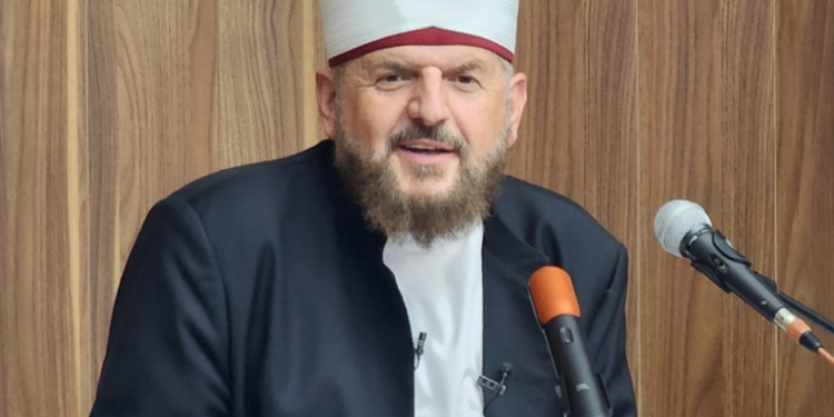 “Me rreh me kabëll t’hekrit, me lanë ratë 1 javë” – Skandalizon Shefqet Krasniqi, nxit dhunë ndaj përdoruesve të alkoolit