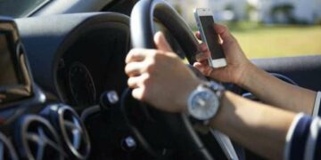 Kërkohet të vendosen kamerat që kapin përdorimin e telefonit gjatë vozitjes në Zvicër