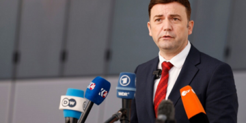 Osmani për përfshirjen e VV-së në Maqedoni: Tendencë për të dobësuar një platformë të përbashkët të shqiptarëve