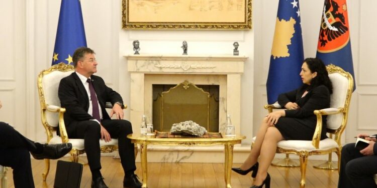 Para Kurtit, Lajçak i shkon në zyre Osmanit
