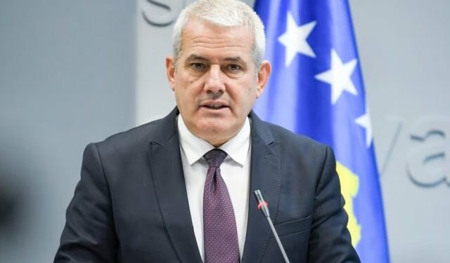 Sveçla uron liberalizimin: Rrugë të mbarë si në shkuarje ashtu edhe në ardhje