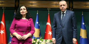 Osmani telefon Erdoganin për ditëlindje: Mirënjohës për mbështetjen nga Turqia