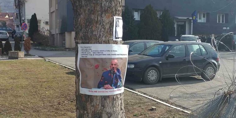 Postere kundër Listës Serbe e Radojiçiqit në veri, zv.ministri publikon fotot