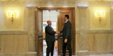 Konjufca i përgjigjet Hovenierit rreth shqetësimeve që ngriti dje për dinarin: Sigurojmë s’e s’do të ketë turbulenca