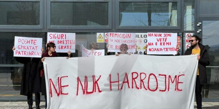 “Ne nuk harrojmë”, nis protesta kundër vendimit të Apelit për ta kthyer në rigjykim rastin e vrasjes së Marigona Osmanit