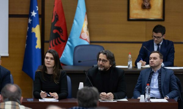 “Revansh i pastër”, reagimet nga PDK’ja pasi Përparim Rama ua shkarkoi Drejtorin, e lidhin me kundërshtimin e tyre për këmbimet