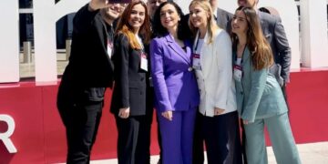 Osmani publikon fotografi nga Katari: Fuqizim, lidhje dhe mundësi për sektorin e ICT-së nga vendi ynë