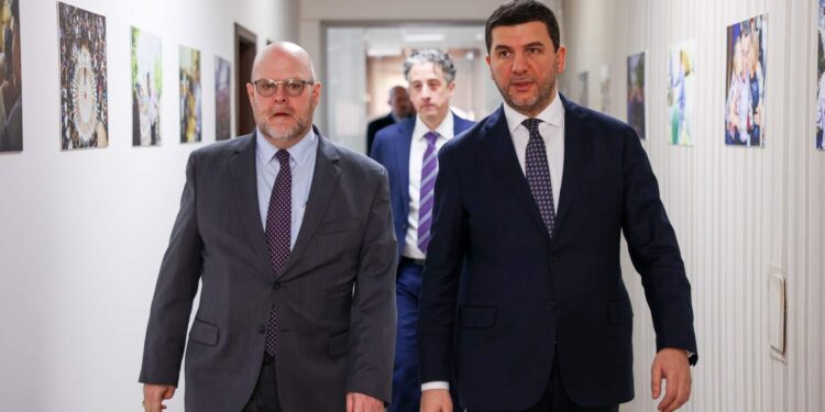 Krasniqi pret Hovenier: Thelbësore ruajtja e partneritetit me SHBA!