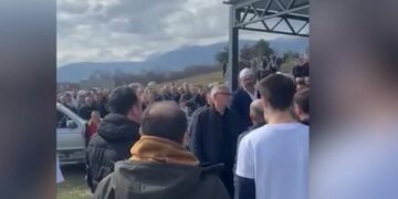 Mes lotësh, familjarët e 26-vjeçarit që vdiq nga aksidenti në Prishtinë e falin gjakun