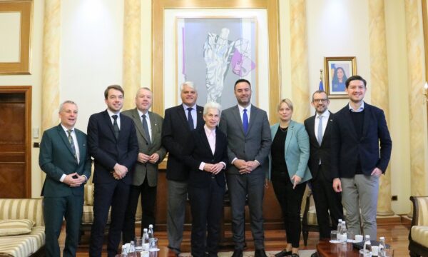 Konjufca pret në takim anëtarët e Komisioni të Mbrojtjes së Bundestagut