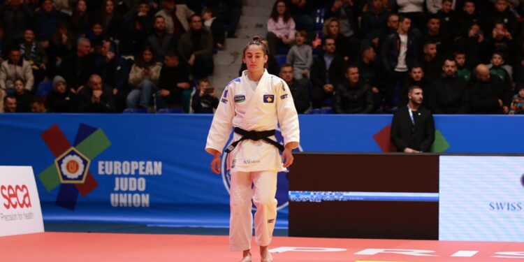 Nora Gjakova triumfon kundër xhudistes nga Serbia, kalon në gjysmëfinale
