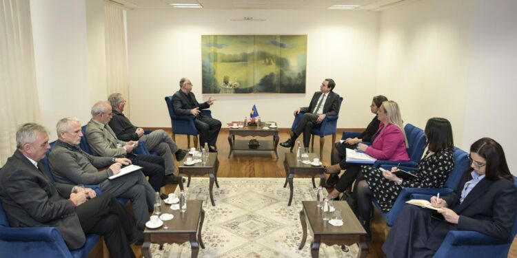 Kurti me të burgosurit politikë: Përkundër dëshmive, kryesit e masakrës së Dubravës ende nuk janë nxjerrë para drejtësisë