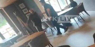 Radojçiq po i maltreton serbët e Kosovës – publikohen pamje nga grushtimi