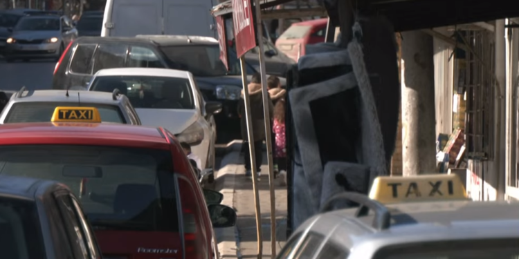 Taksistët serbë në veri vëzhgojnë Policinë