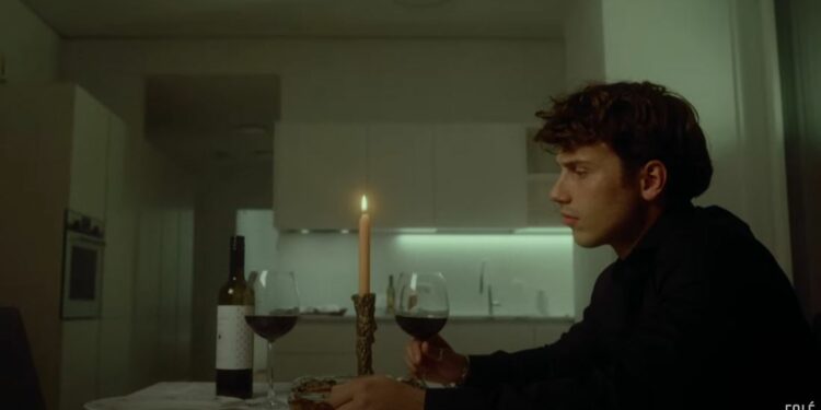 Blerando publikon këngën e tij më të re “Jam Betu”