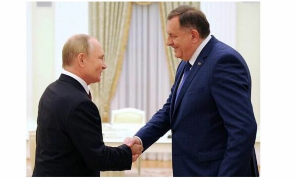 Dodik, serbi që sot pret një takim me Putinin