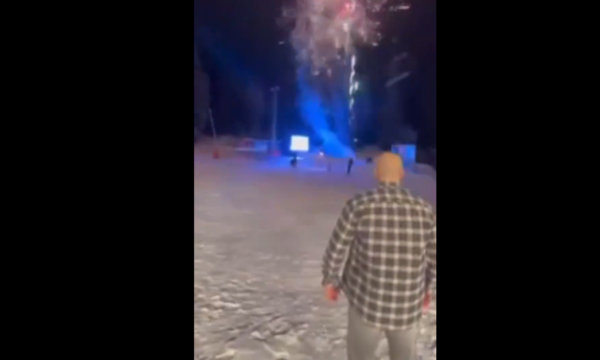 Fishekzjarre e festë në Kopaonik, dikush thotë së Radojiçiq festoi ditëlindjen