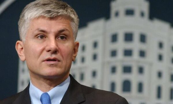 Seriali për vrasjen e Zoran Xhinxhiqit shtyhet deri në njoftimin e dytë, televizioni i Vuçiqit ofroi një arsye që askush nuk e beson